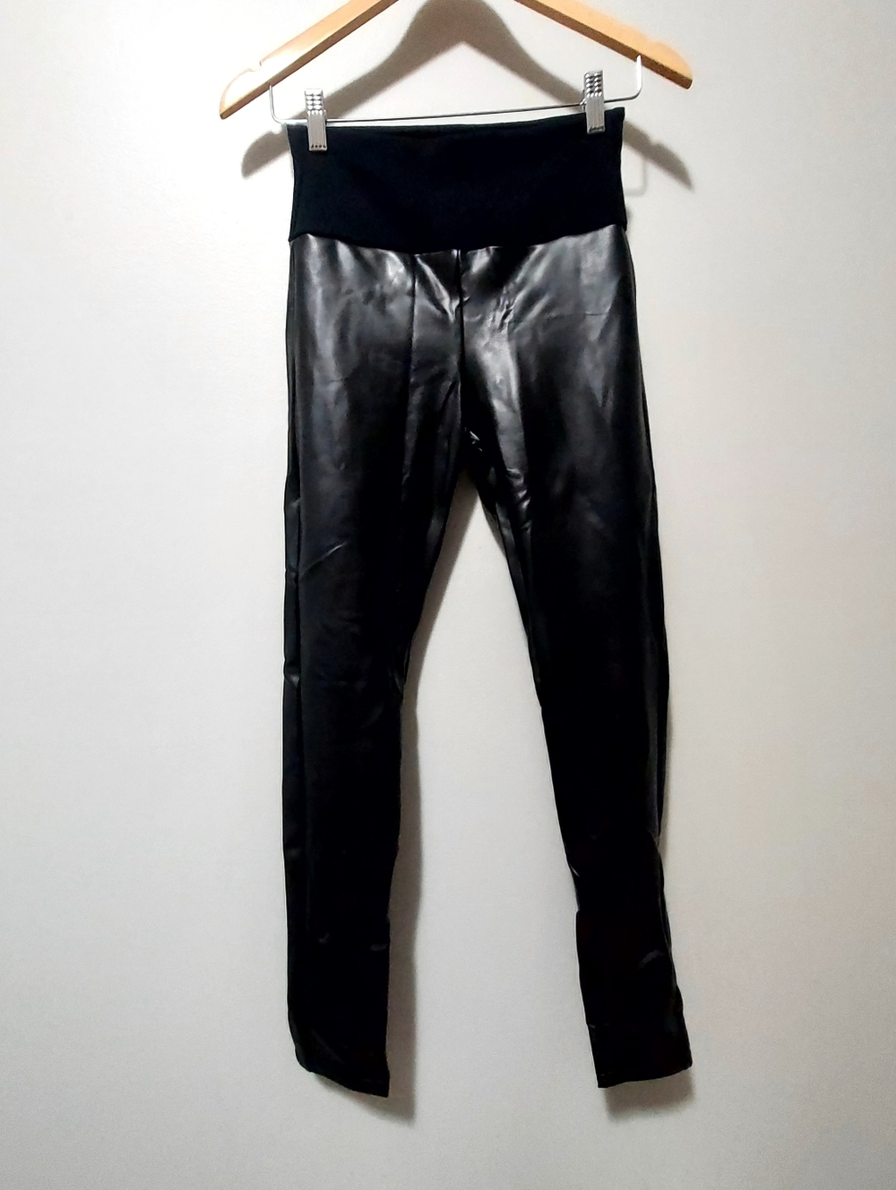 Spanx Assets Women’s Black Faux Leather High Waisted Leggings Size S